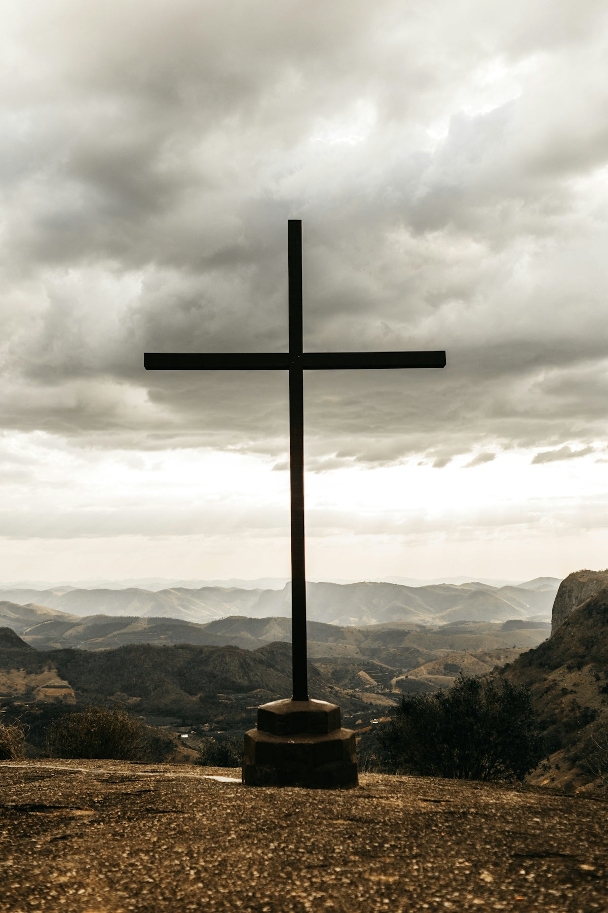 black cross outdoor during daytime